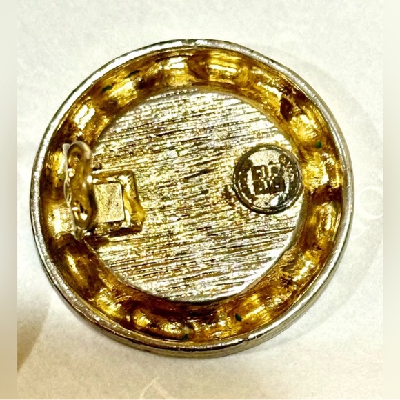 Givenchy Vintage Haute Couture Disc clip on earrings with gold tone faux pearls - Picture 5 of 7